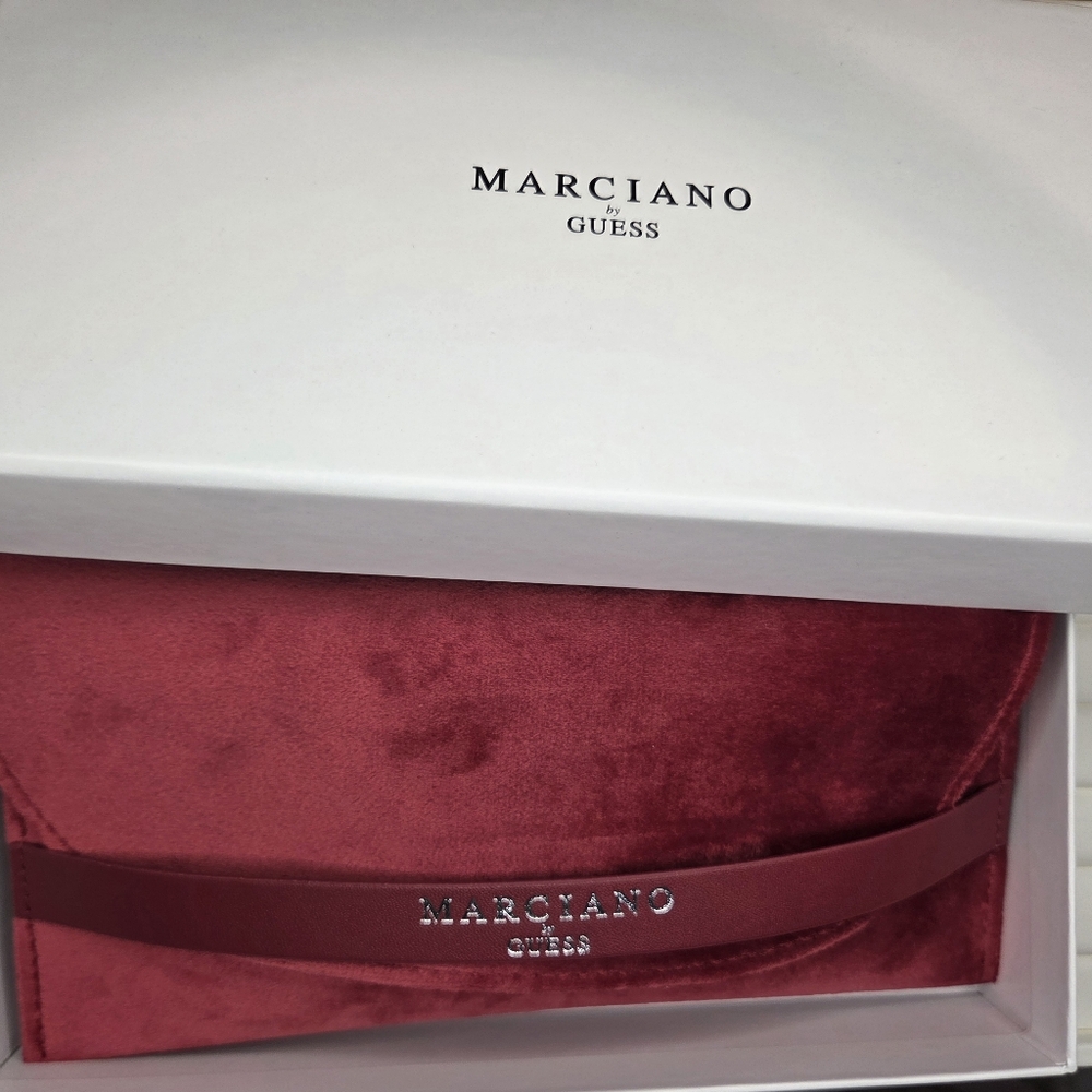 Guess by Marciano Black Sunglasses - Picture 10 of 14